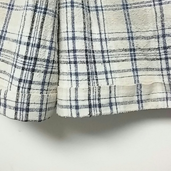 Silk Exchange Plaid Shorts - Picture 4 of 8